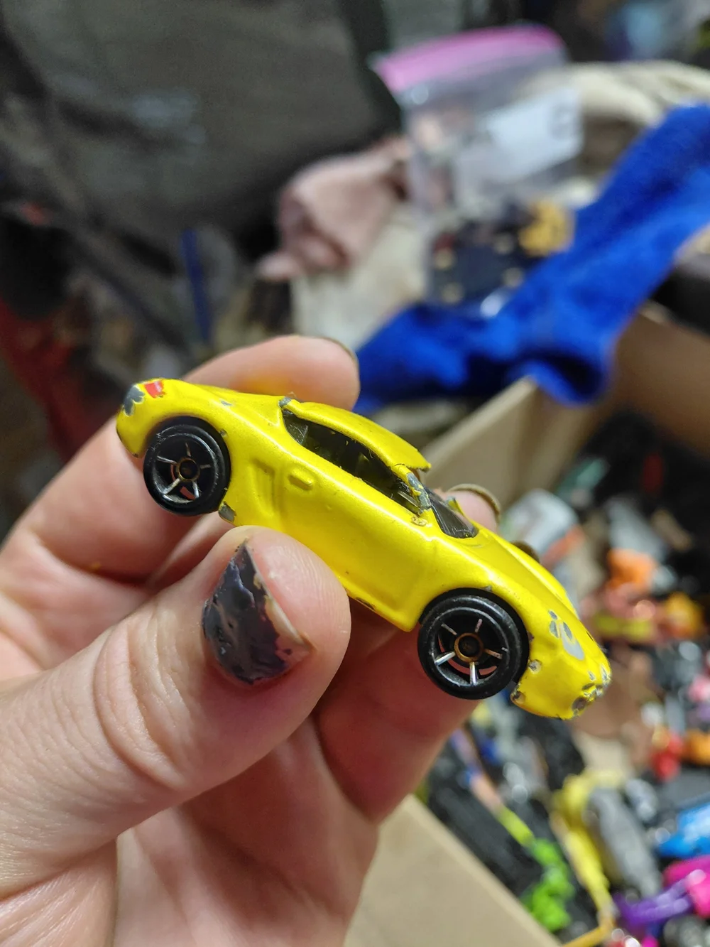 1:64 scale Hot Wheels 2007 New Models Porsche Cayman S in yellow